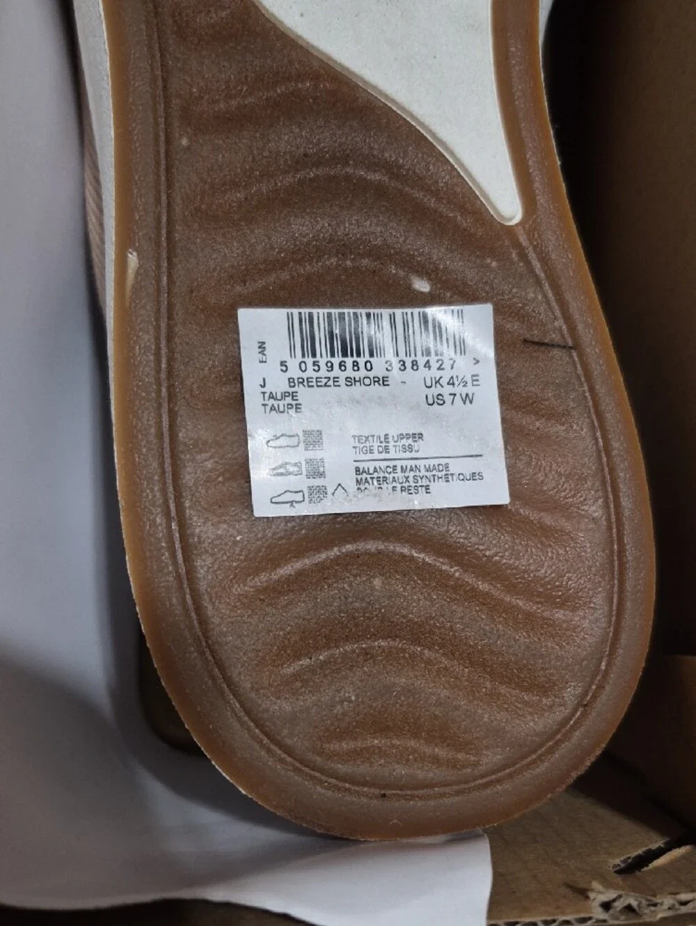Clarks  Slip-On Loafer in Light Beige Canvas